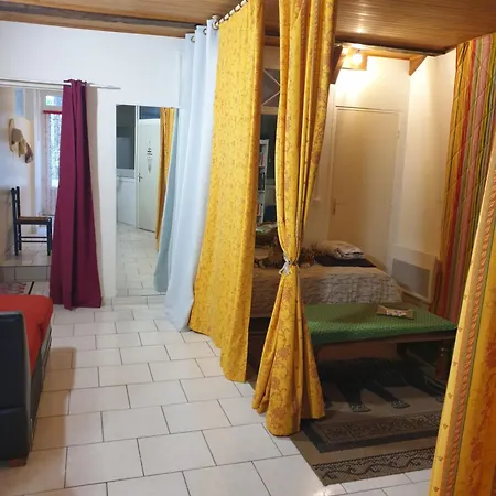 Homestay La Demeure *